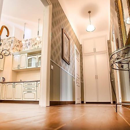 Gorgeous Apartments In Historical Center Of Lvov Exteriör bild